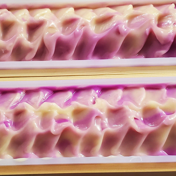 Jabón Artesanal de Vainilla y Frambuesa Negra